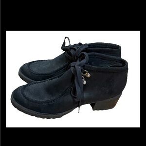 VON Sidestand Black Suede Ankle Boot Lace Up Chunky Heel Women’s Size 7.5